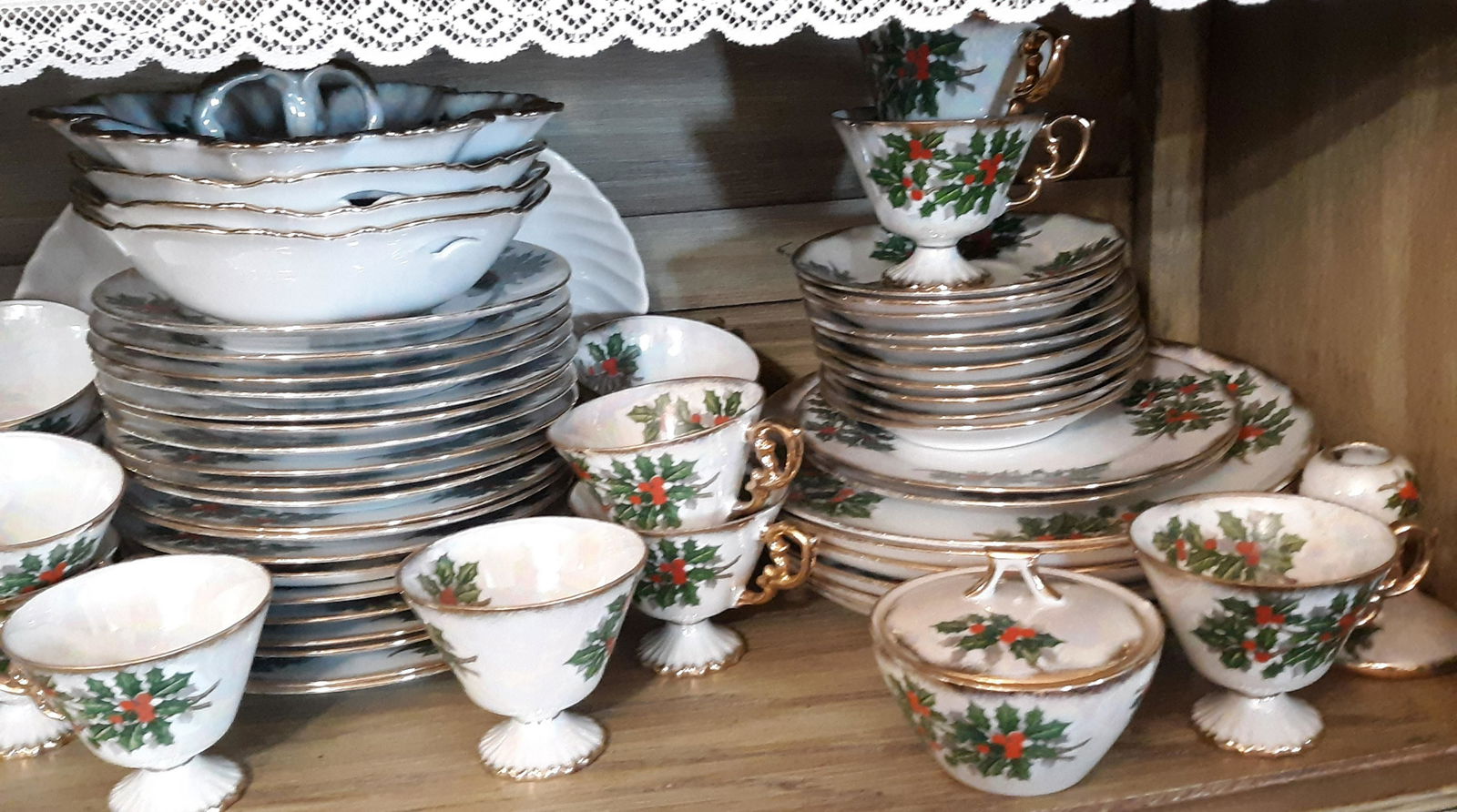 Set of Christmas China (1 of 6)