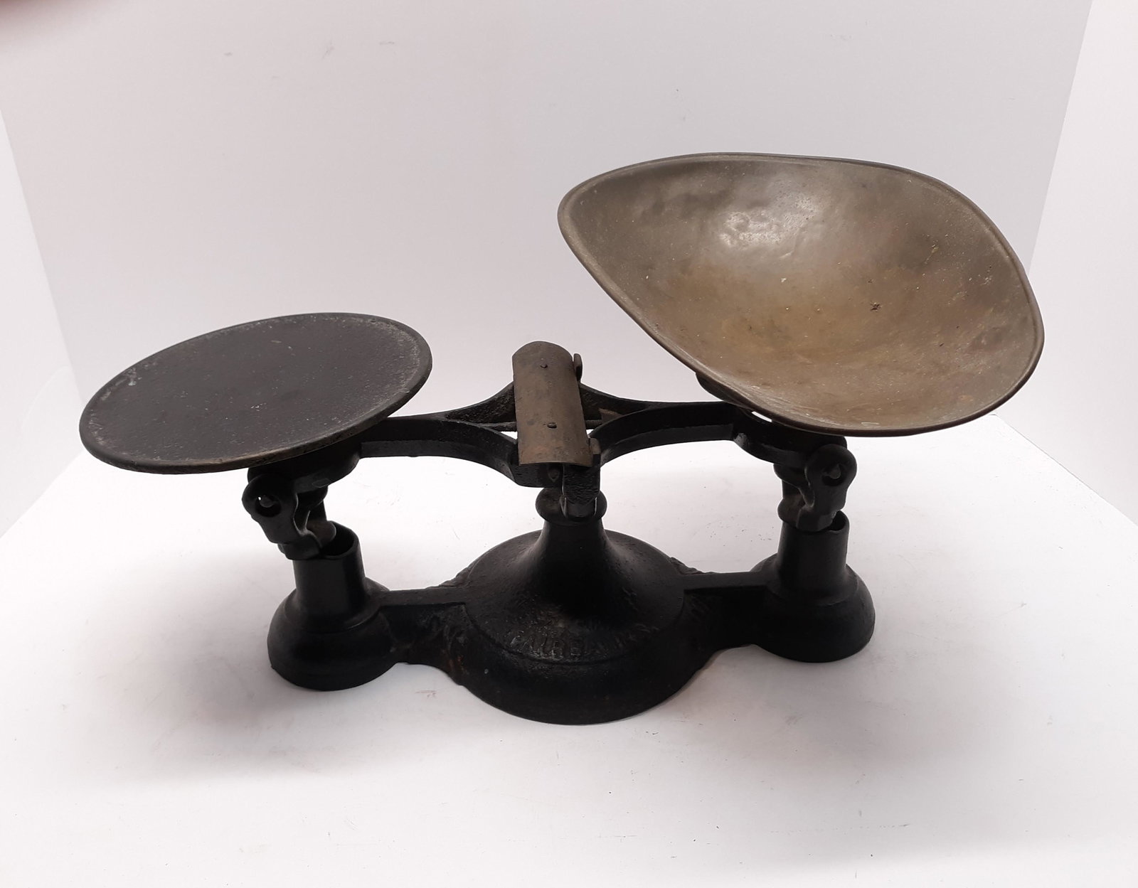 Fairbanks Cast Iron Store Balance Scale (1 of 7)