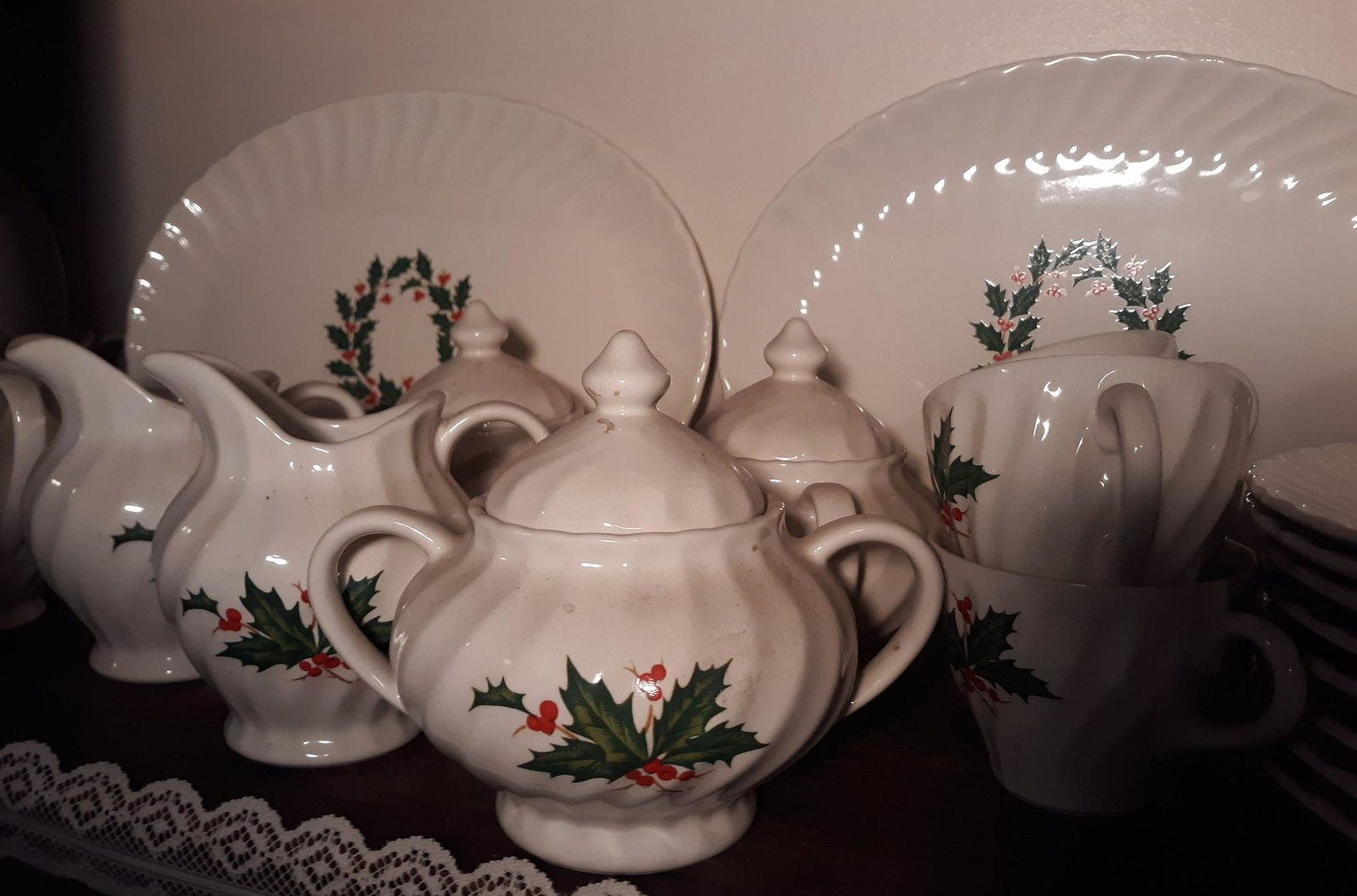 Set of Christmas Dishes: Set of Scio Christmas Dishes
