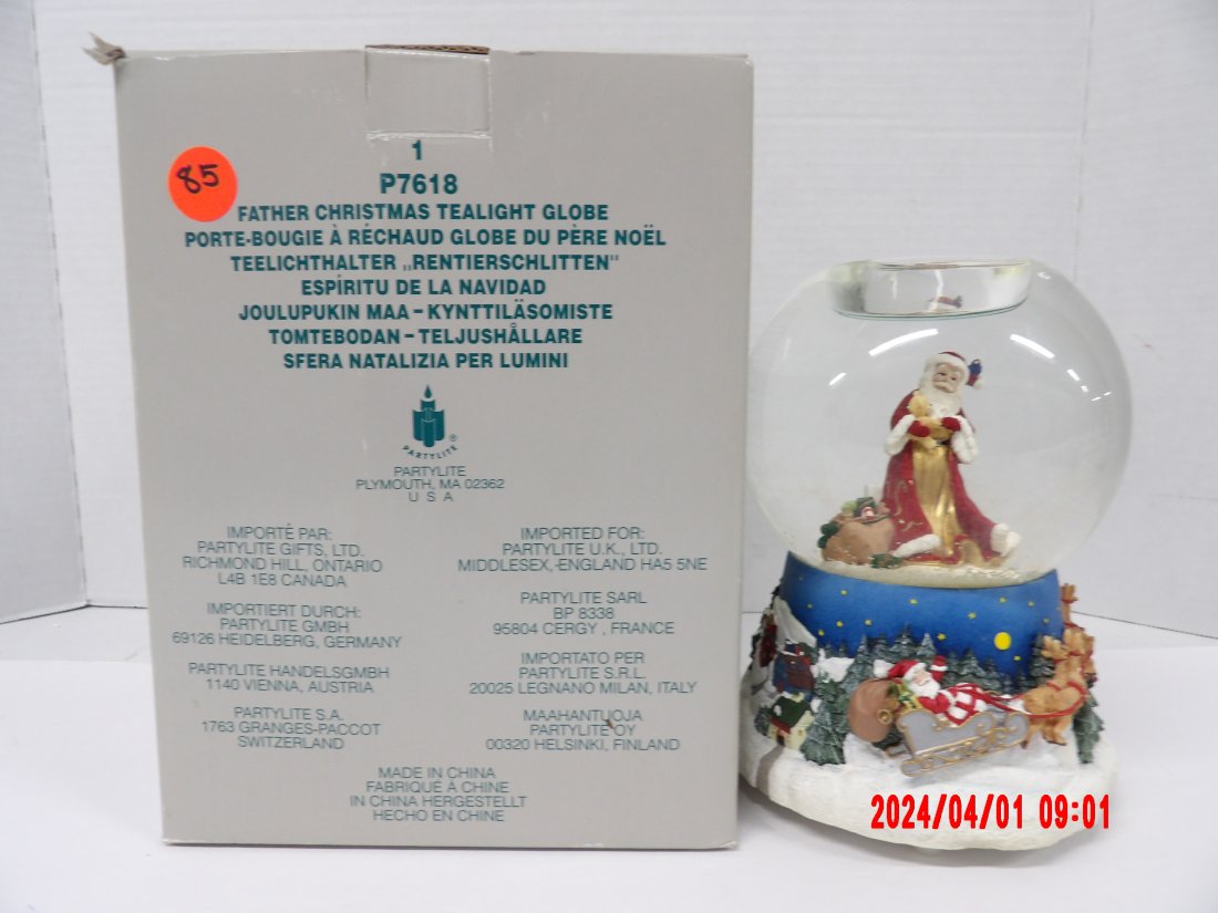 PartyLite P7618 Father Christmas Tealight Globe: PartyLite P7618 Father Christmas Tealight Globe 0104 - 6.5x7x9