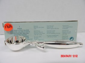 PartyLite P7625 Icream Scoop Snuffer