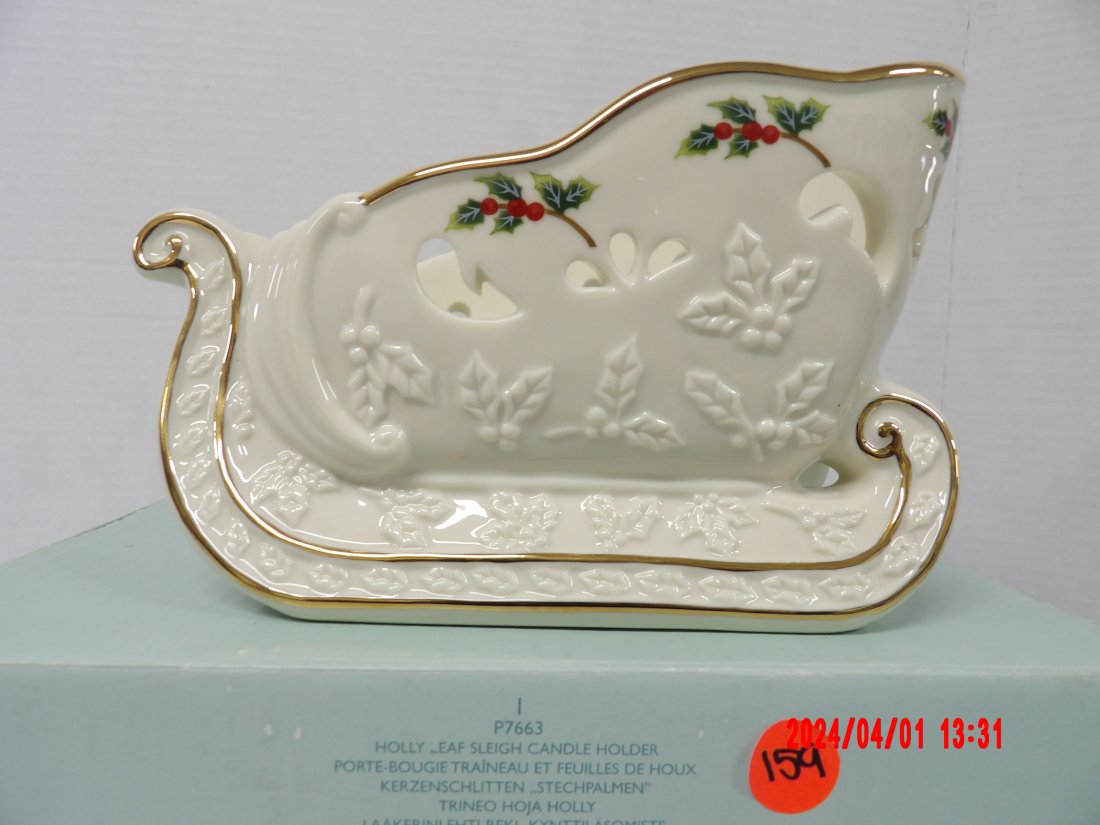 PartyLite P7663 Holly Leaf Sleigh Candle Holder (1 of 1)