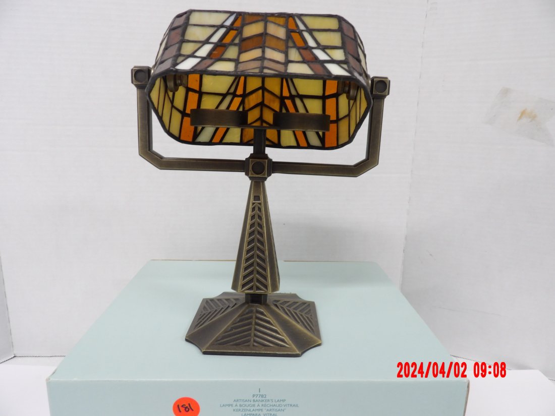 PartyLite P7782 Artisan Bankers Lamp Mosaic Glass w/Weighted Base Art Deco: PartyLite P7782 Artisan Bankers Lamp Mosaic Glass w/Weighted Base Art Deco - 10x11.5x6