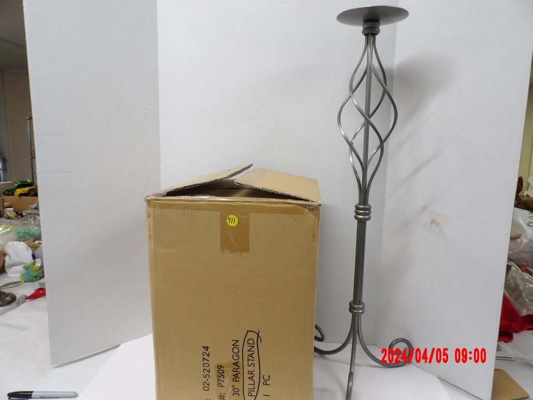 PartyLite P7509 Parragon Pillar Stand 30": PartyLite P7509 Parragon Pillar Stand 30" 11x11x17