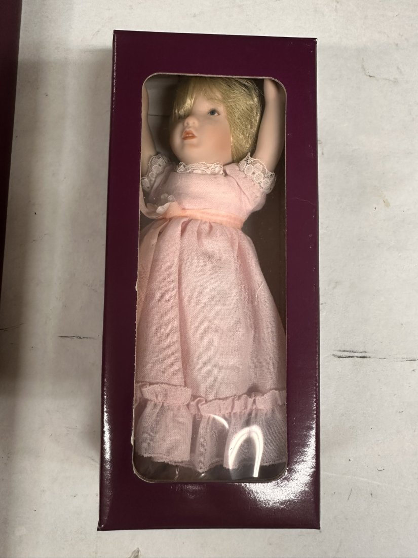 5 Vintage dolls (1 of 8)