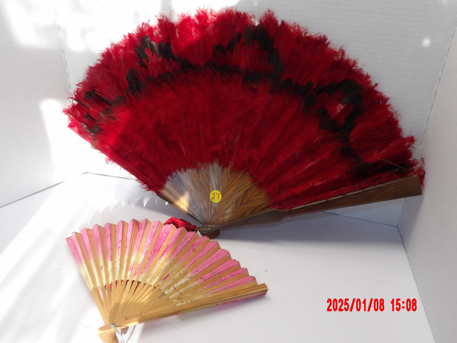 2pc Vintage Saucy Naughty Feather Fan: Pink one isn’t feathered