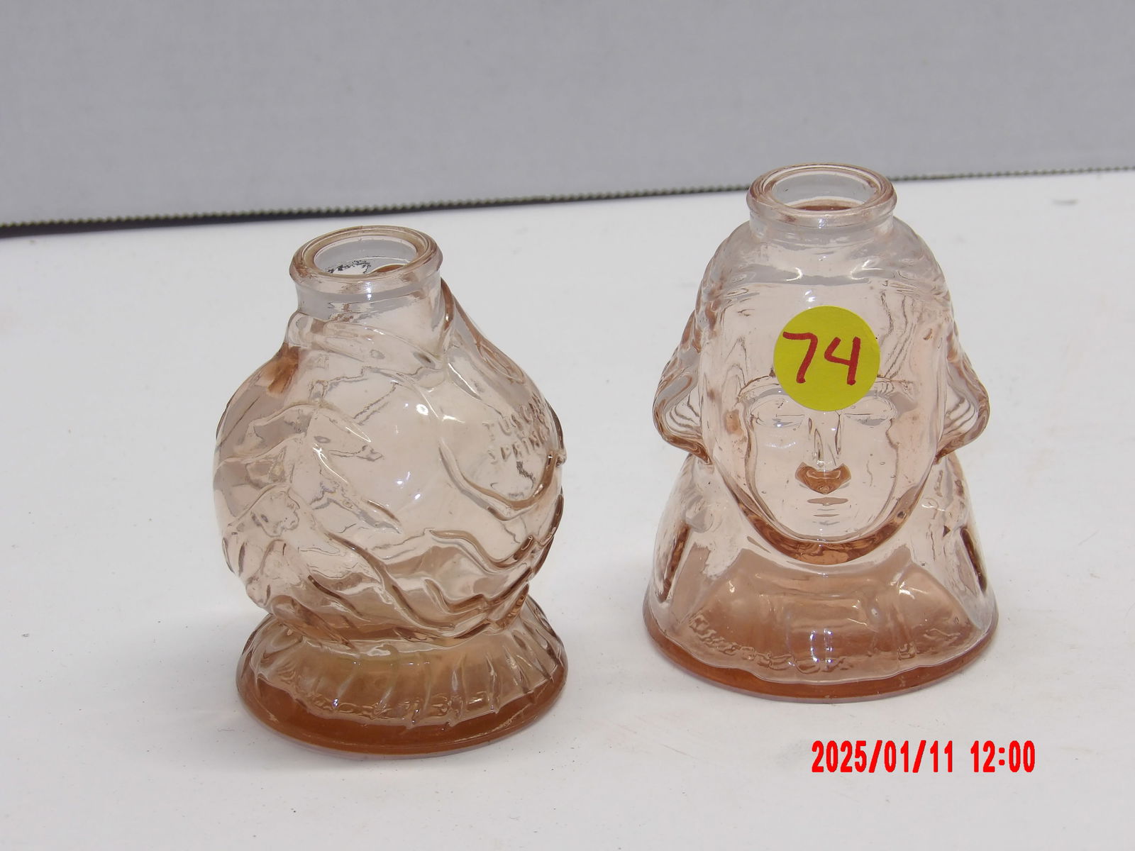 2 PC (Not a Set) Wheaton NJ Glass & Pink Depression Washington Glass Salt and Pepper Shakers (1 of 2)