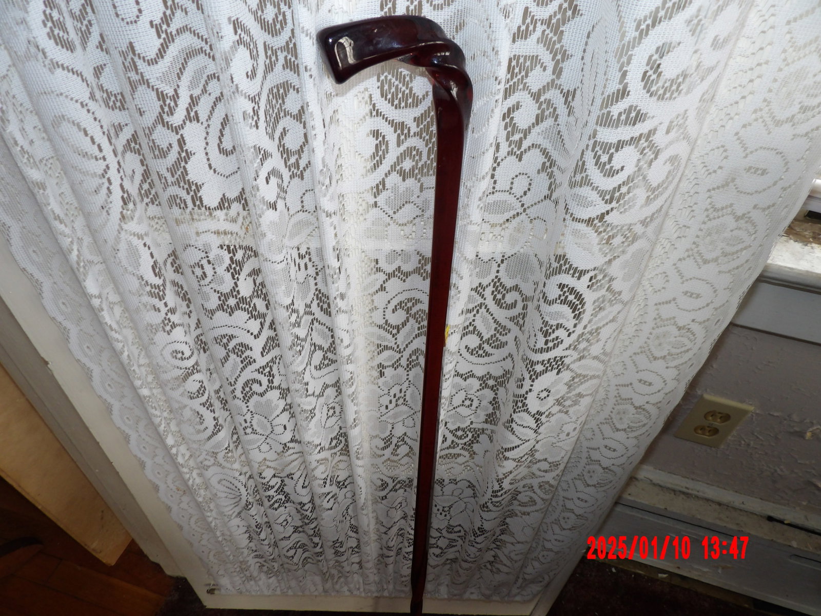 Antique Glass Cane w/ Swirled Edge Piece: -