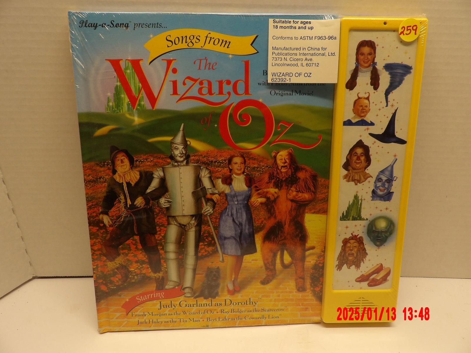 Vintage Wizard of Oz: Play a Song by Paul Jennis: Hard cover, good condition