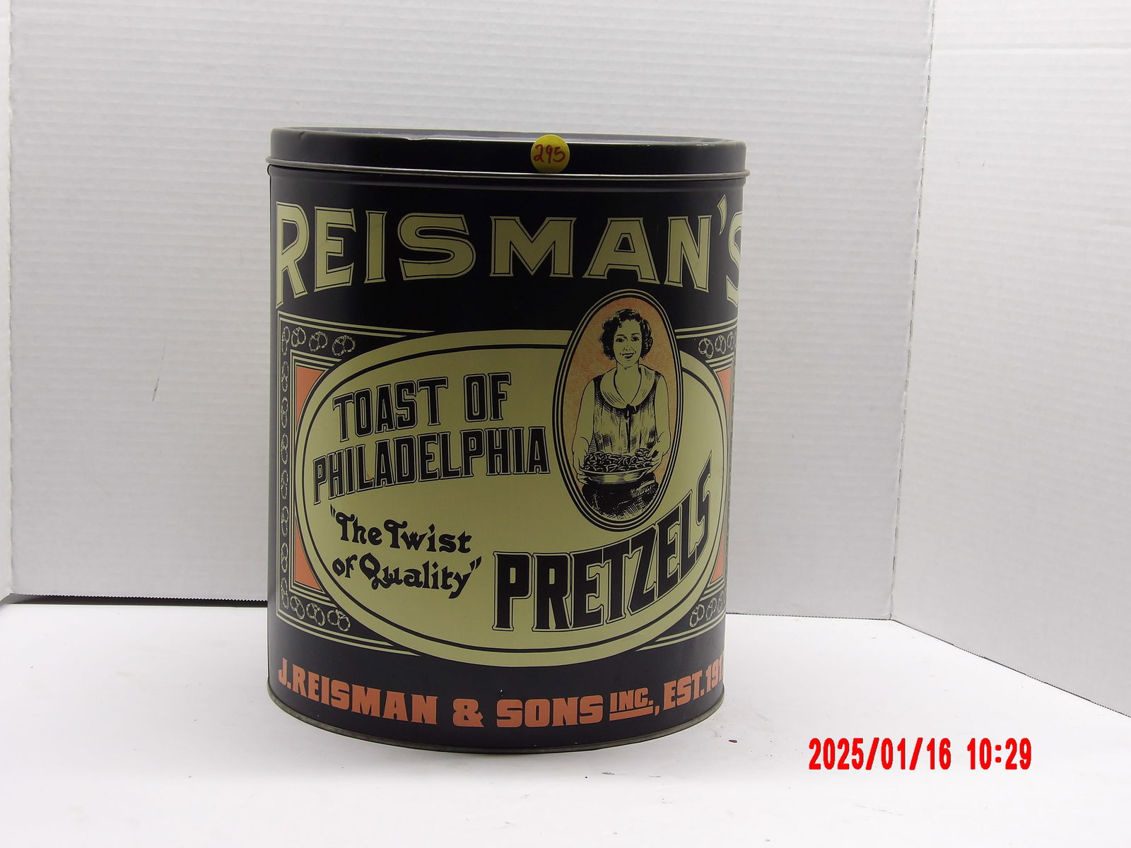 Antique Reisman's Pretzel Toast of Philadelphia Large Tin Can (1 of 1)