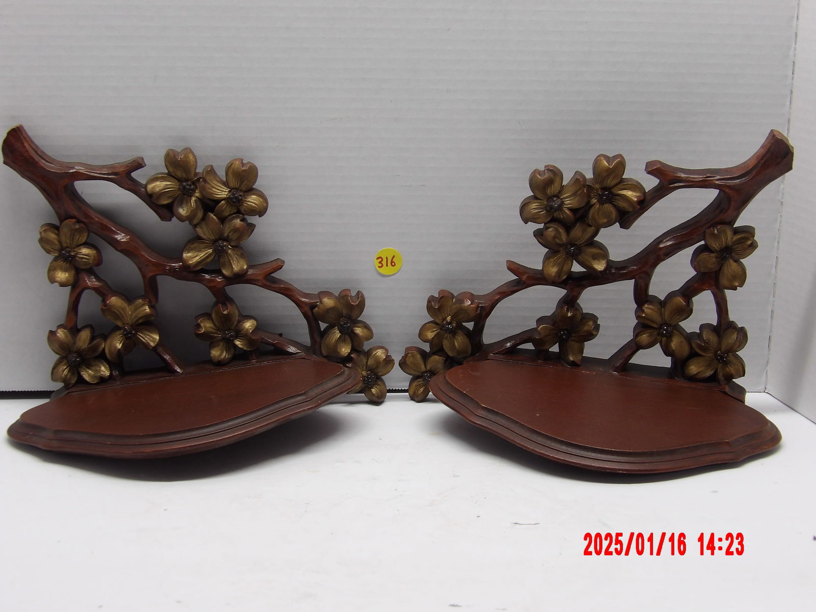 2 Vintage Floral Wall Decor (1 of 1)