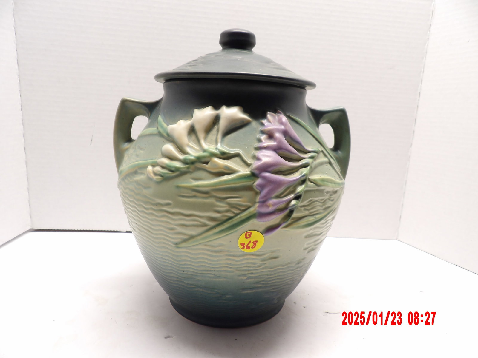 Vintage Roseville Freesia Pottery Cookie Jar w/ Lid (1 of 5)