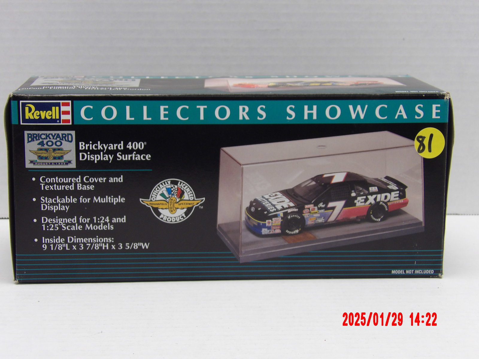 Revell Collectors Showcase – Brickyard 400 Display Surface for 1:24 & 1:25 Scale Models: This Revell Collectors Showcase is a Brickyard 400-themed display case, designed for 1:24 and 1:25 scale model cars. It provides protection and presentation for die-cast and plastic model cars, partic