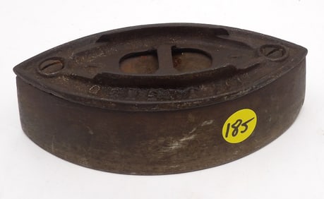 VINTAGE SAD IRON “HOWELL CO. GENEVA ILL.”