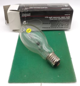 175-WATT MERCURY VAPOR BULB W/ BOX