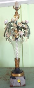 HOLLYWOOD REGENCY-STYLE TOLE & FLOWER BOUQUET TABLE LAMP