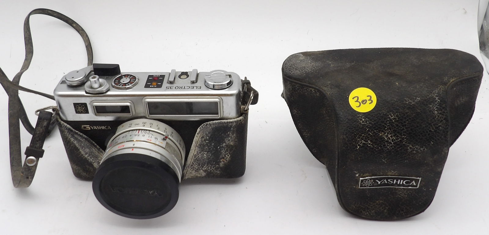 YASHICA ELECTRO 35 CAMERA & CASE (1 of 2)