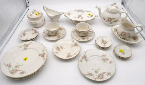 PORCELAIN LA BELLE CHINA SET – WHEELING POTTERY CO. PINK ROSE PATTERN W/ GOLD TRIM (23)