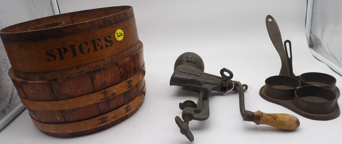3 PC - VINTAGE SPICE BARREL, EGG POACHER, ROHKOST TRAUBEN-PRESSE GRINDER
