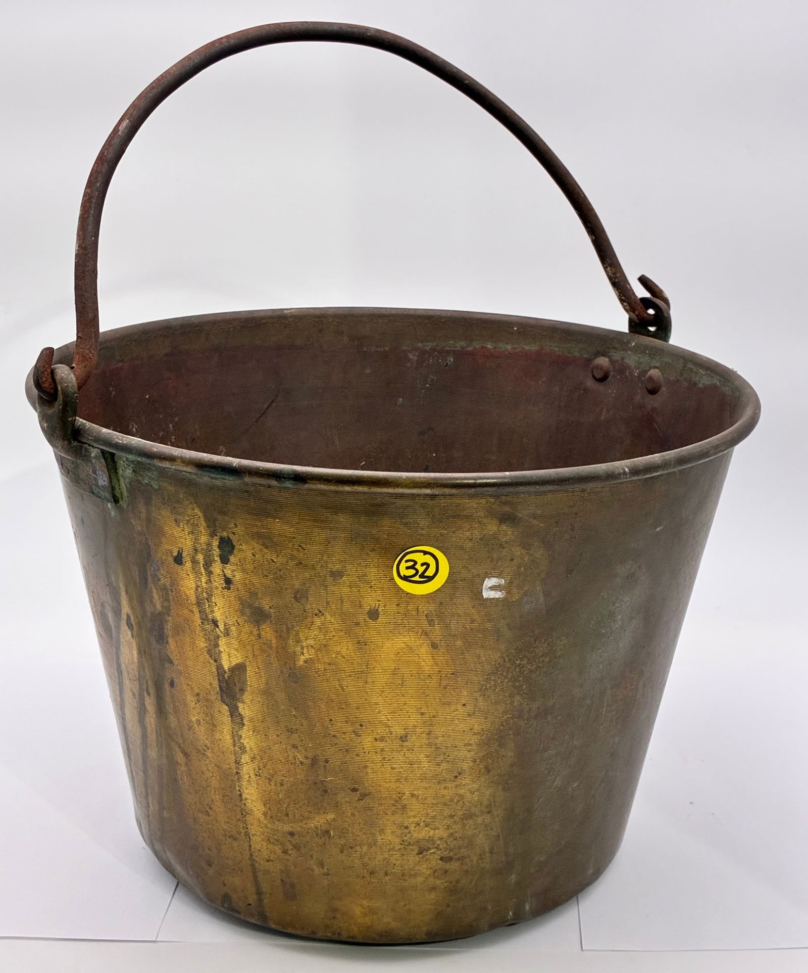 ANTIQUE BRASS KETTLE POT (1 of 3)