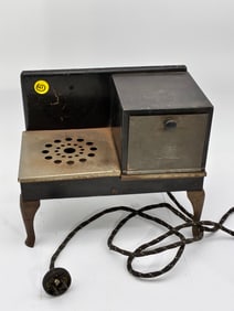 VINTAGE ELECTRIC TOY STOVE