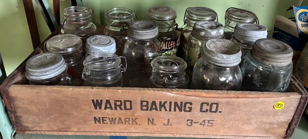 WARD BAKING CO WOOD BOX WITH 15 GLASS JARS