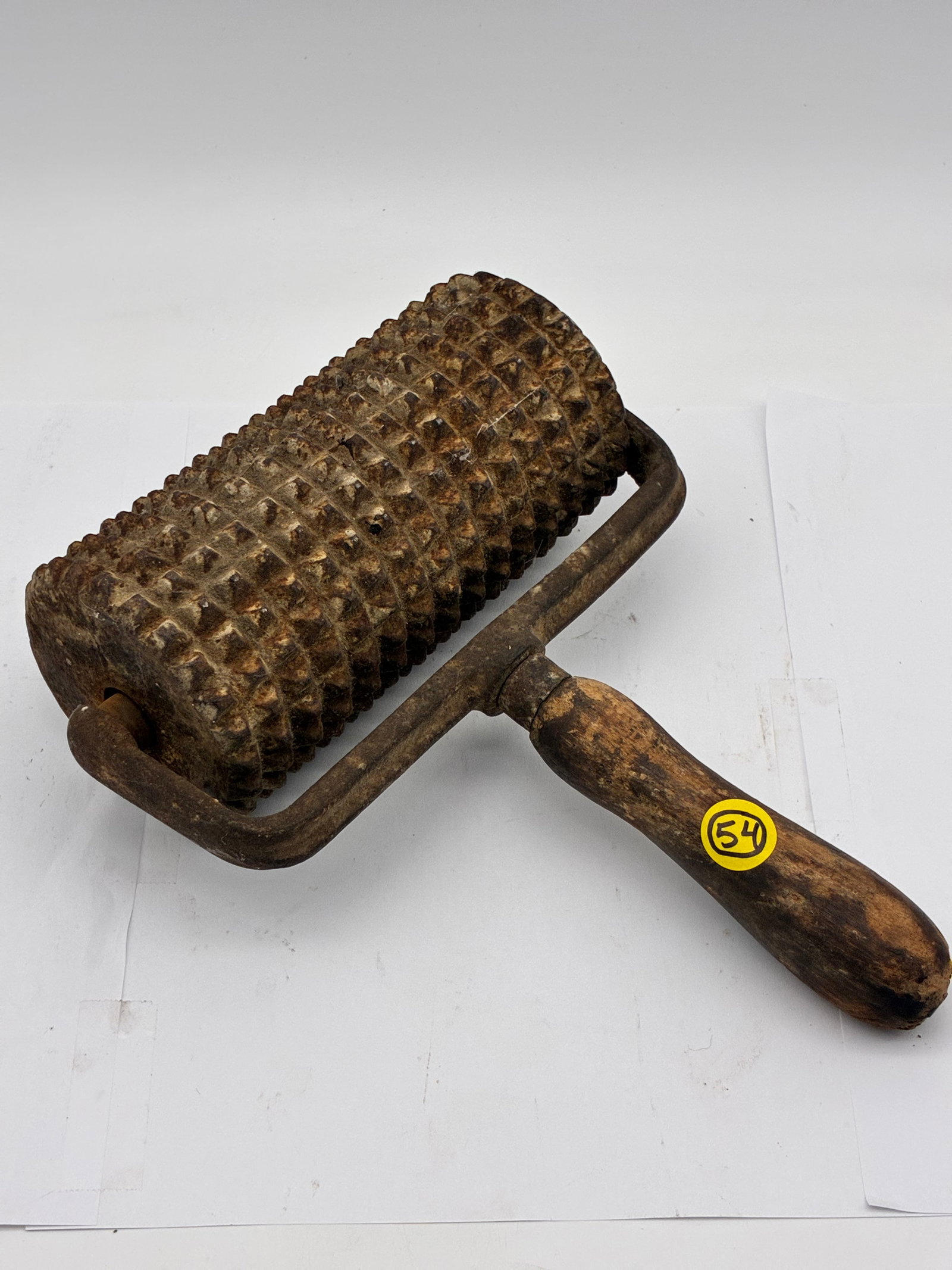 VINTAGE CONCRETE INDENTATION ROLLER (1 of 1)