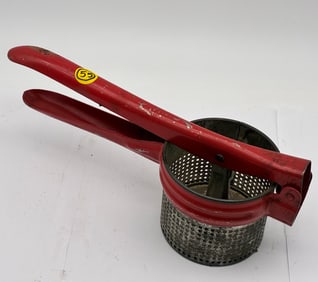 HANDY THINGS BRAND POTATO MASHER / RICER