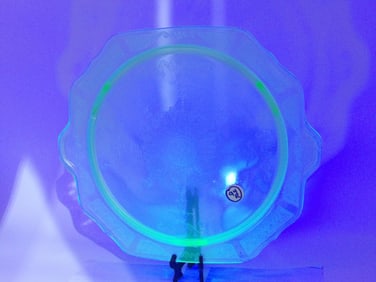 PRINCESS GREEN ANCHOR HOCKING DEPRESSION GLASS FOOTED CAKE PLATE