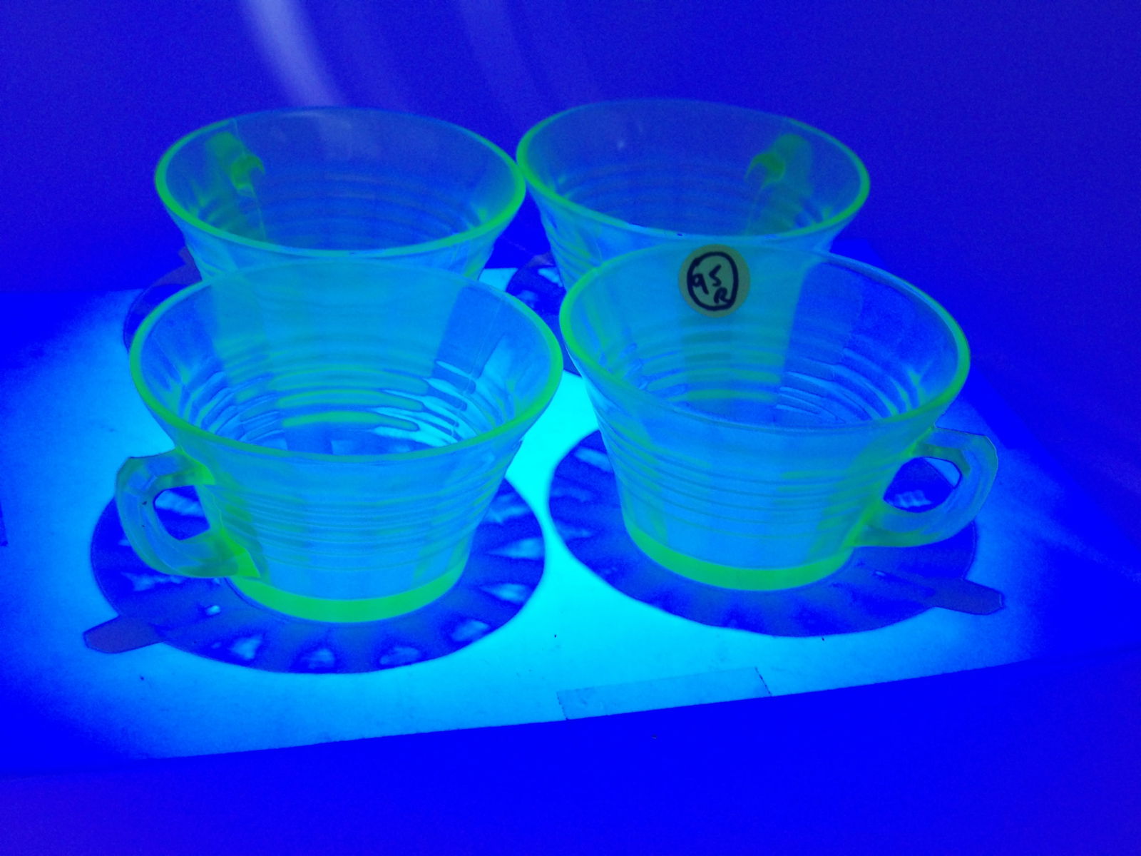 GREEN URANIUM DEPRESSION GLASS RIBBED MUGS (1 of 2)