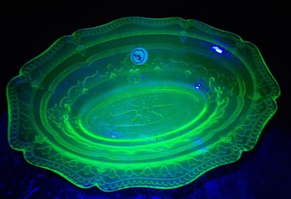 FEDERAL URANIUM GLASS PATRICIAN SPOKE OVAL VEGETABLE BOWL
