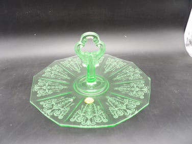 GREEN URANIUM DEPRESSION VASELINE GLASS SANDWICH TRAY