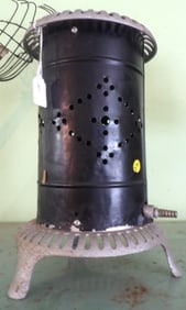 VINTAGE VALOR JUNIOR KEROSENE OIL HEATER – *NO SHIPPING*