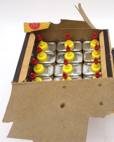 LIQUID WRENCH CASE (12) &  VINTAGE OIL / LUBE CANS (4) – WYNN’S FRICTION PROOFING, SHELL