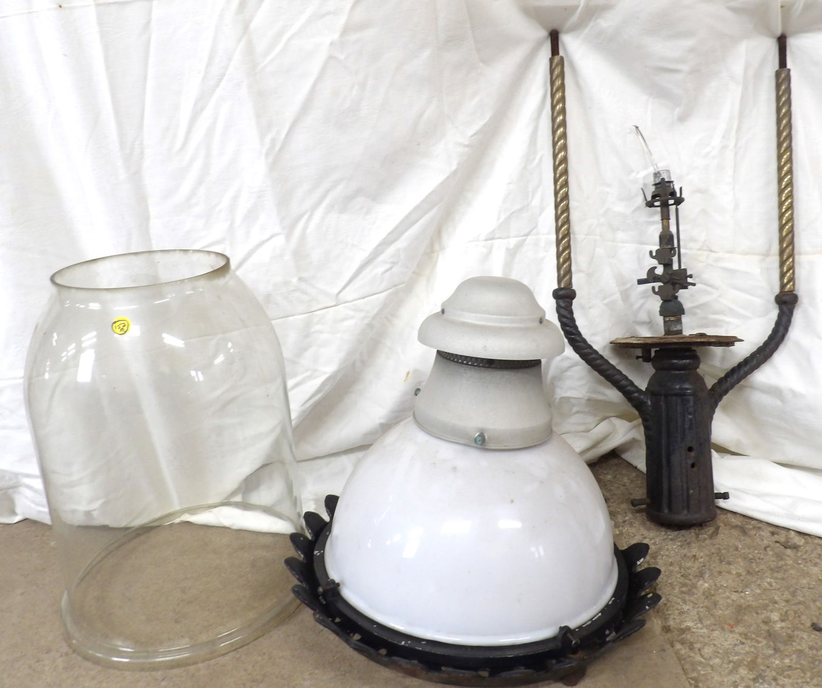 PHILADELPHIA GAS BOULAVARD STREET LAMP (1 of 3)