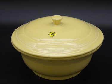 HL FIESTAWARE COVERED CASSEROLE DISH – YELLOW