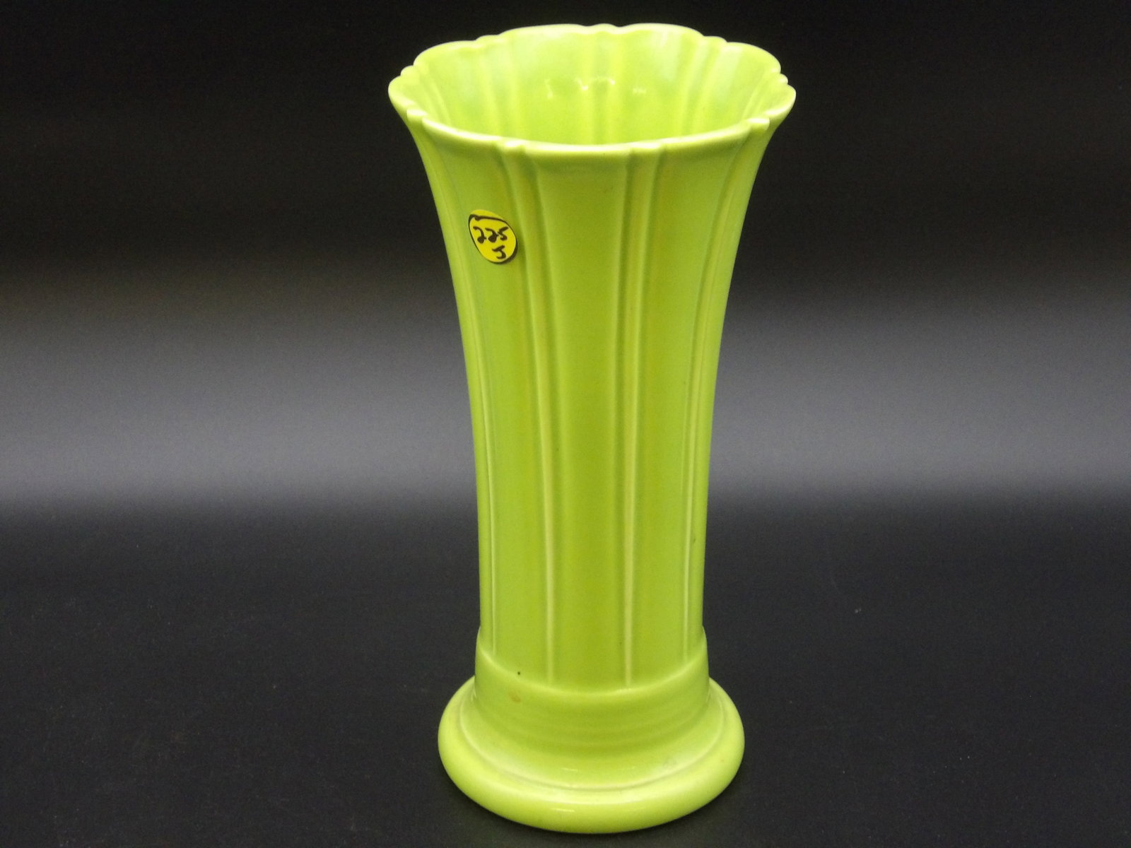 FIESTA MEDIUM FLARED FLOWER VASE – CHARTREUSE (1 of 2)
