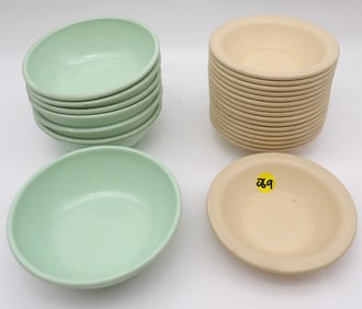 ARROWHEAD PLASTIC BOWLS (24)