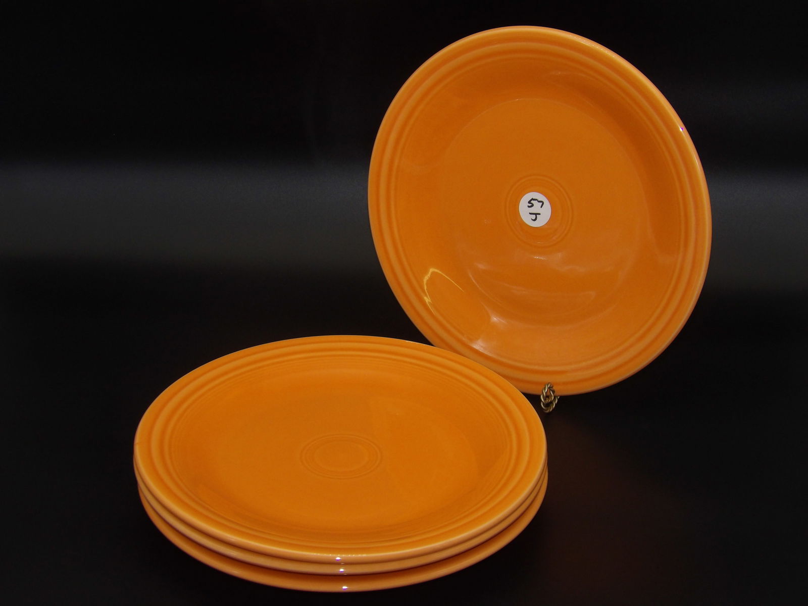 Fiesta Dinner Plates (4) - Tangerine: This set of 4 collectible Fiestaware dinner plates comes in the Tangerine glaze.Measures:10.5"