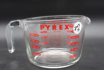 Pyrex 4-Cup Measuring Cup