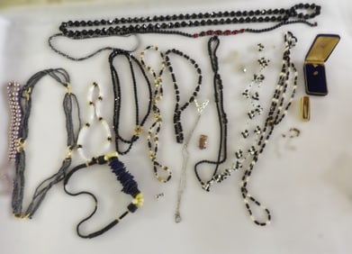Necklace / Jewelry Lot (19 pcs)