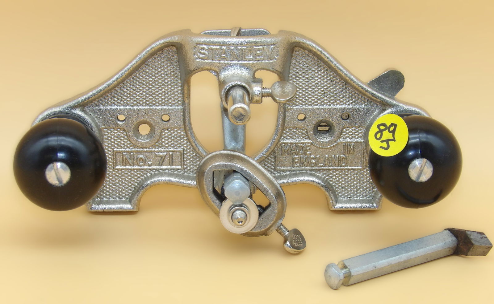 Stanley No. 71 Wood Planer: This Stanley planer is model no. 71 and comes in box. Measures: 4" x 4" x 8.5"