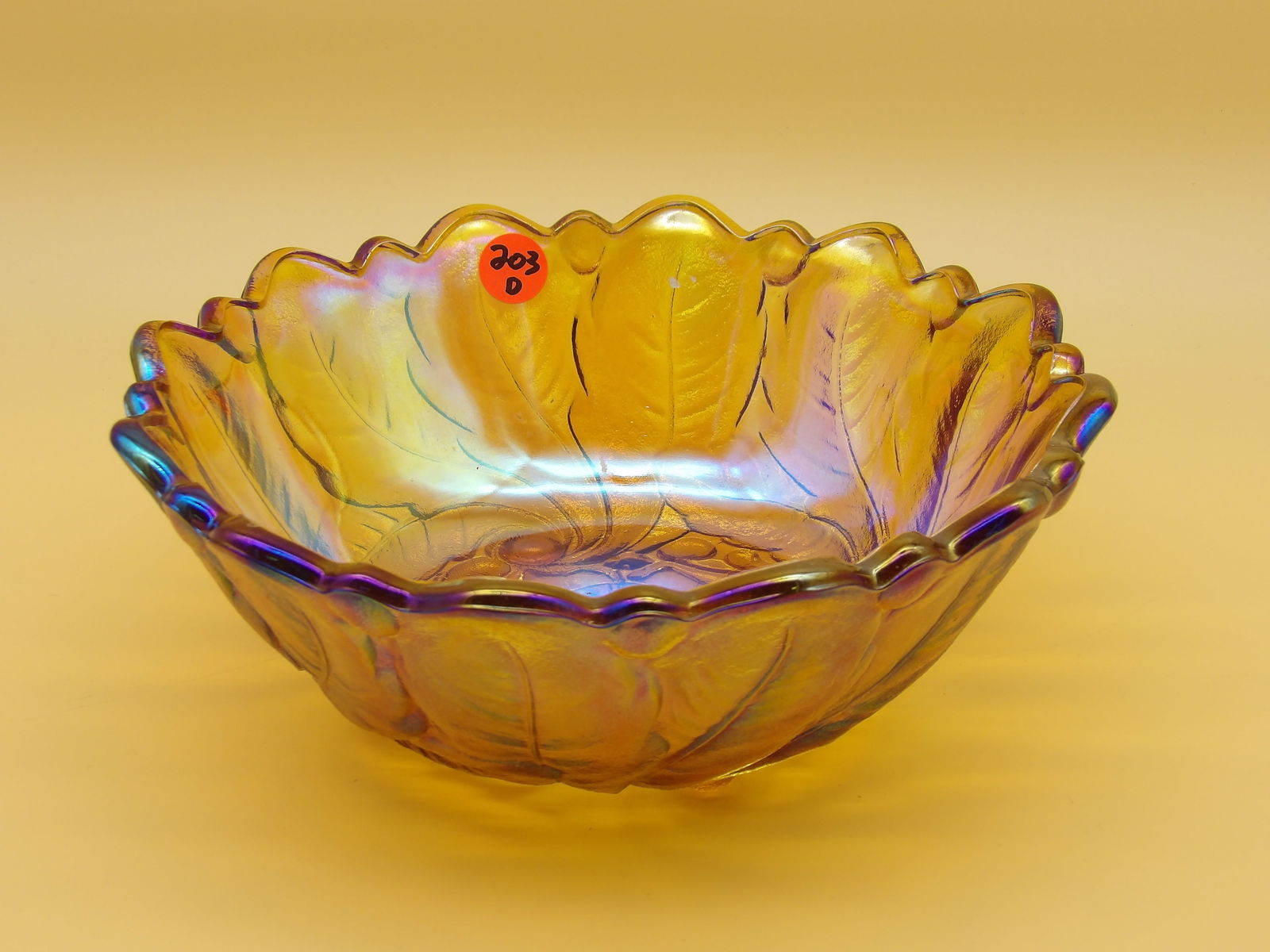 Indiana Glass Co. Marigold Wild Rose Bowl,: This lovelt glass lot features an Indiana Glass Co. Marigold 'Wild Rose' bowl (3" x 9"),