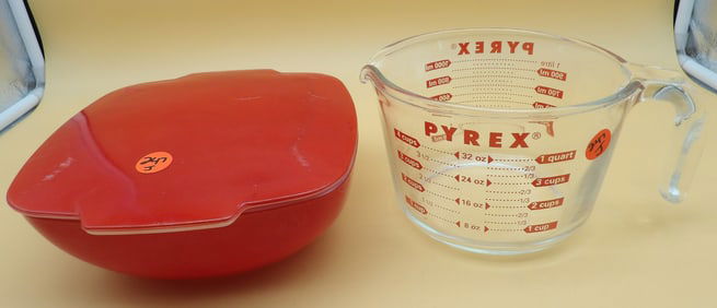 Pyrex Measuring Cup & Pyrex Red Casserole Dish