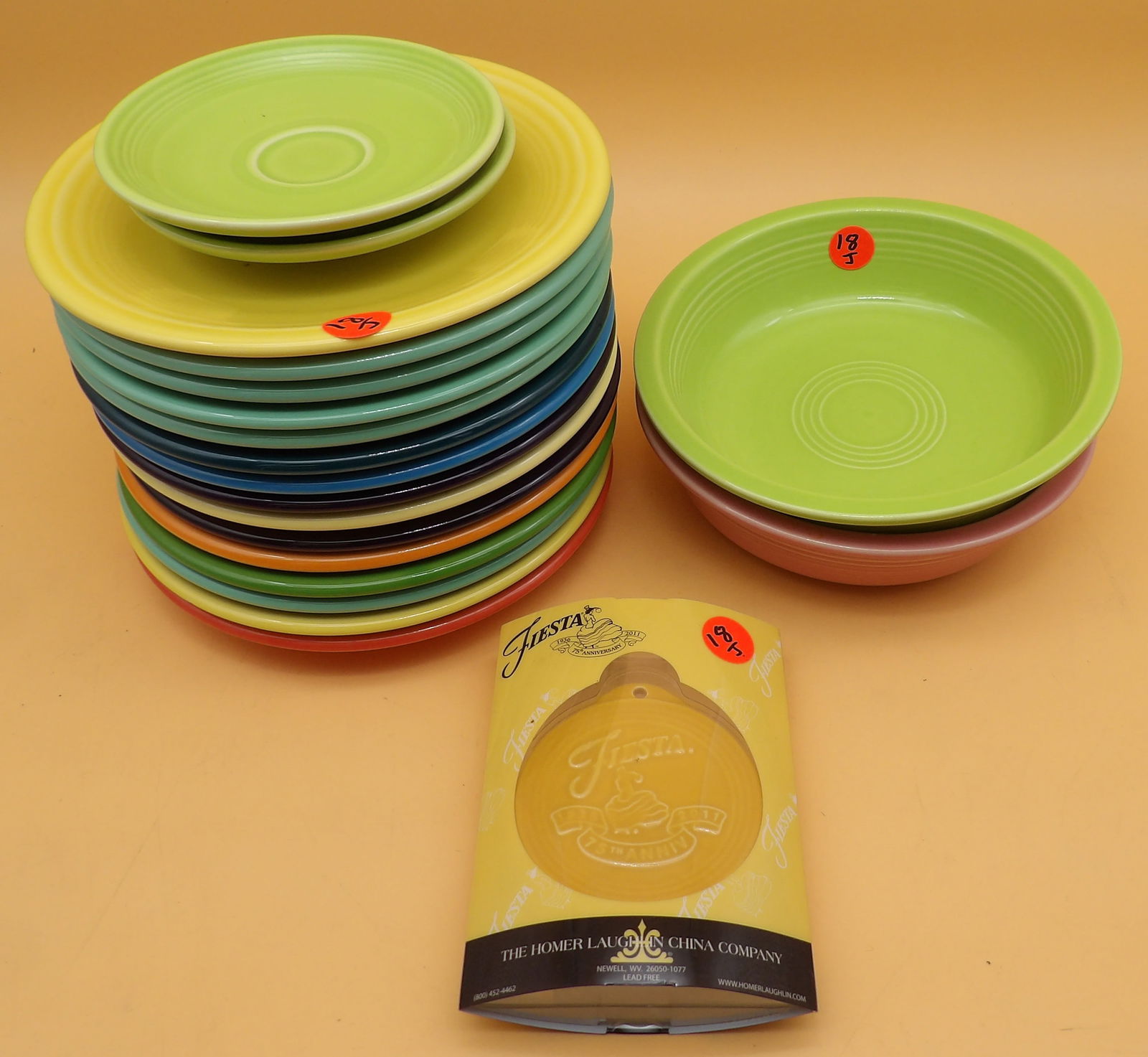 Fiestaware Plates, Bowls, Ornament (20 pcs) (1 of 6)
