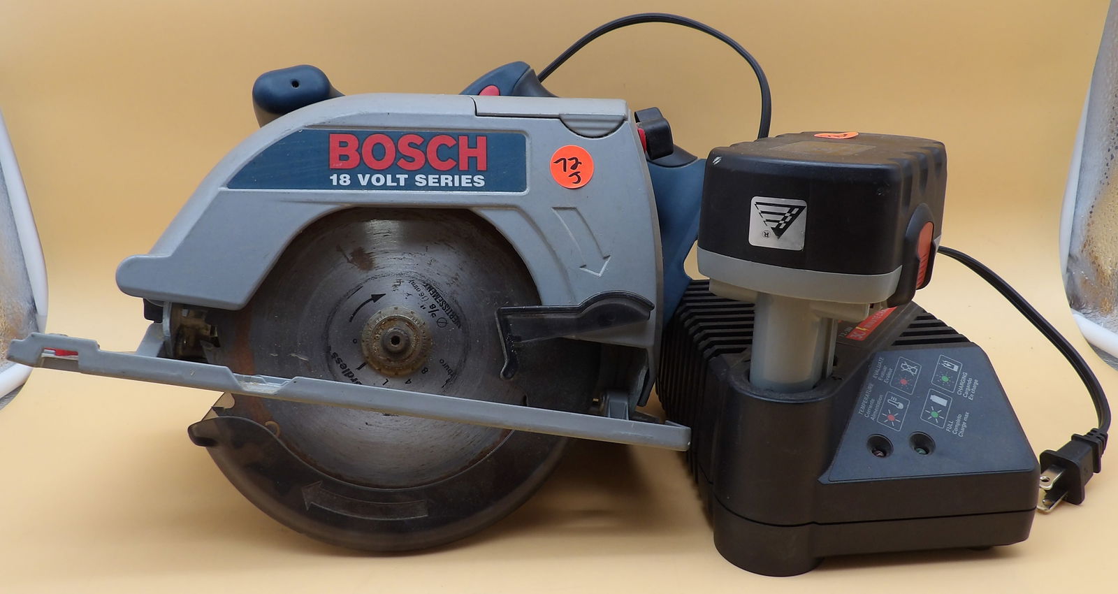 Bosch Cordless Circular Saw w/ Battery & Charger (1 of 3)