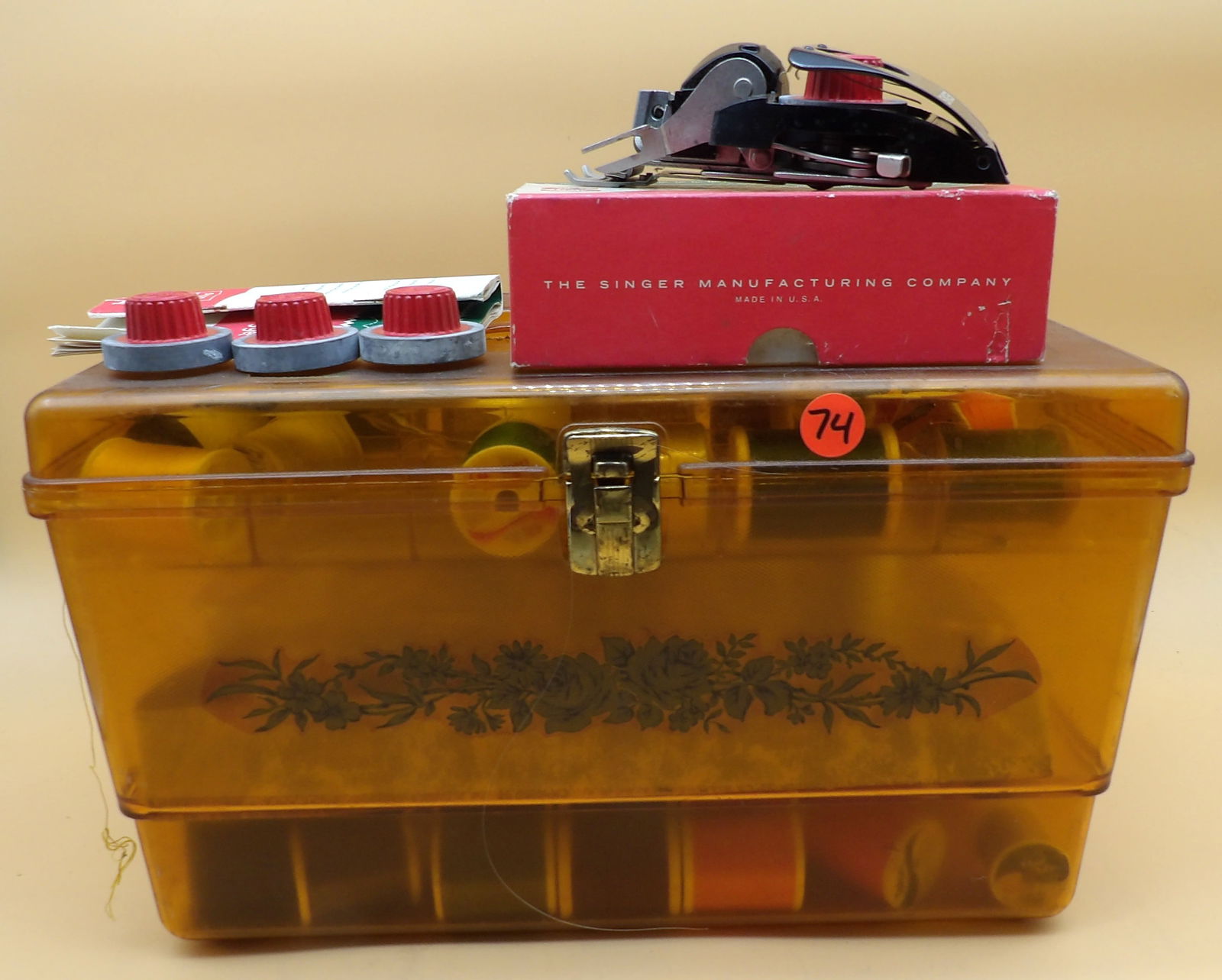 Singer Zigzagger and Sewing Accessories (1 of 4)