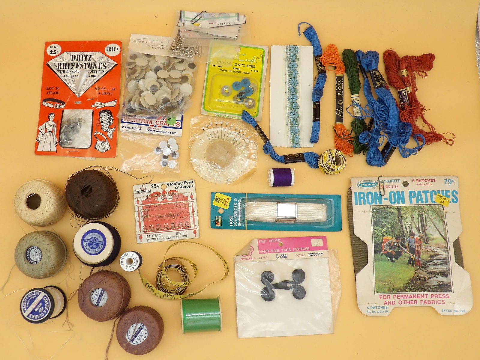 Singer Zigzagger and Sewing Accessories - 4