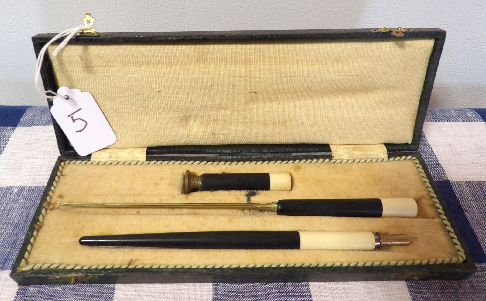 Dip Pen, Opener, Wax Sealer: This set includes a fountain pen, letter opener, and a wax seal sealer stamp - and comes in a stylish protective case.