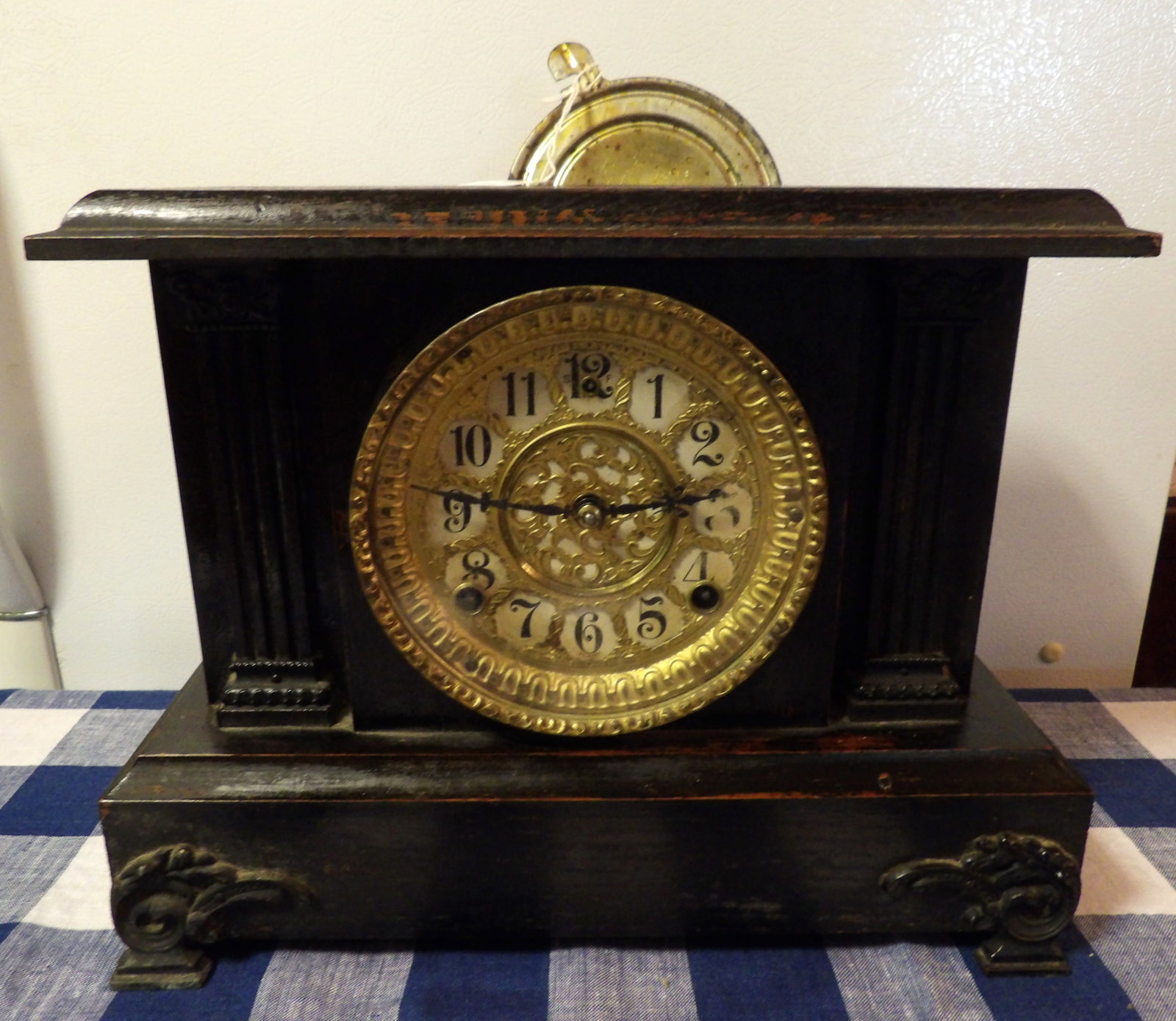 Gilbert Mantle Clock (1 of 3)